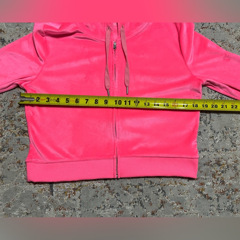 Aerie hot pink Velour Cropped Hoodie
Jacket size medium - Picture 6 of 12